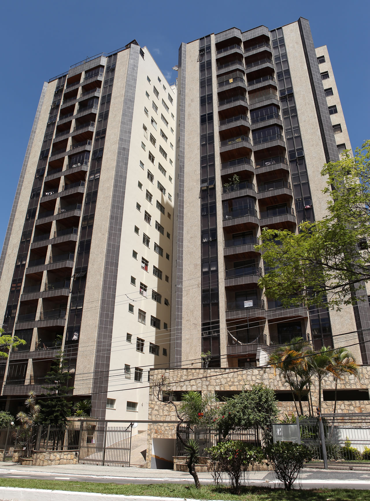 Edifício Del Fiori — entregue pela Larivoir